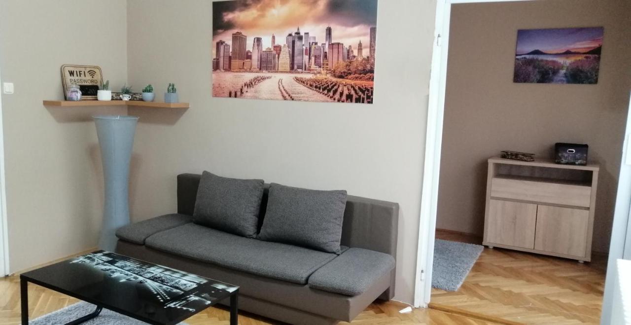 Startpont Apartman Печ Экстерьер фото